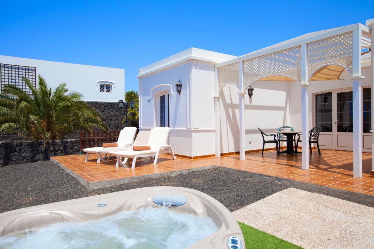 Two-Bedroom Apartment Hot Tub