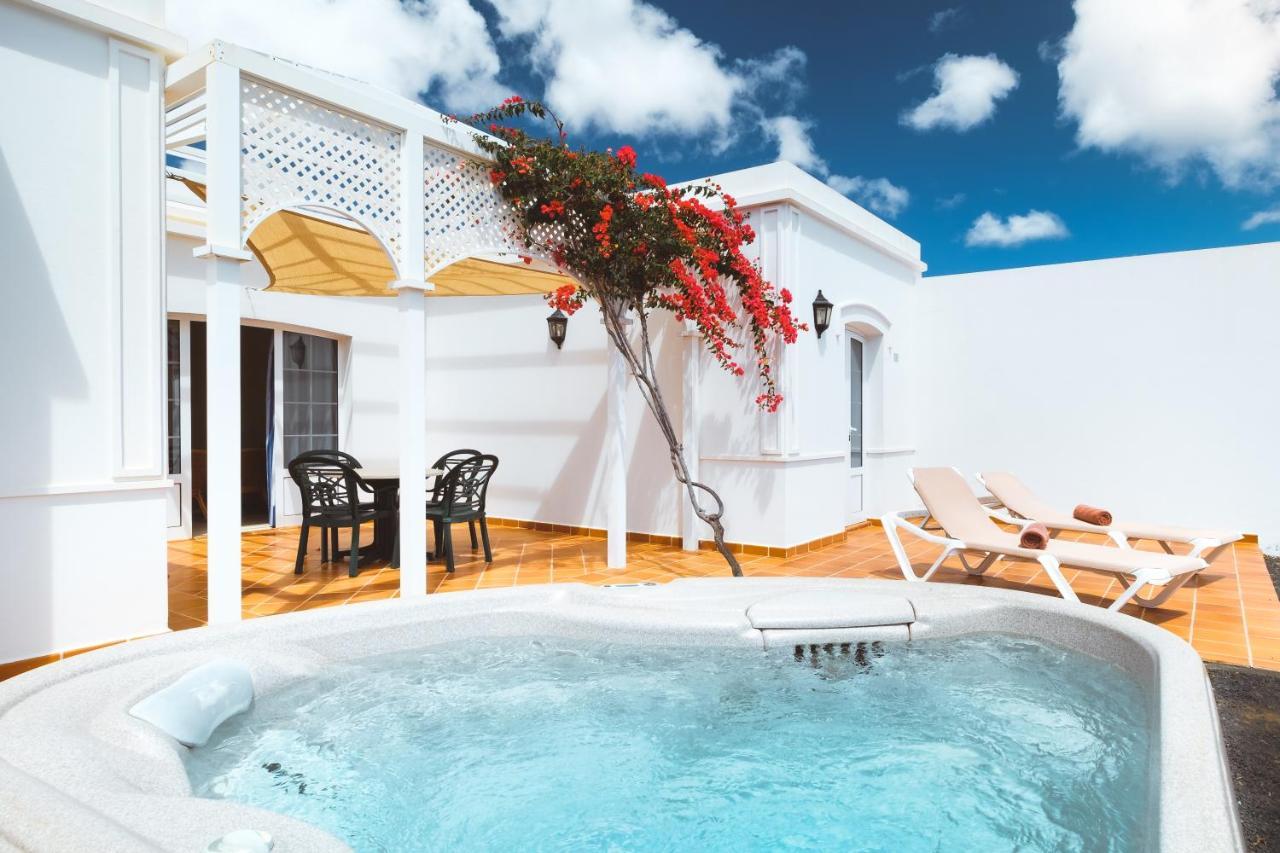 Two-Bedroom Apartment Hot Tub