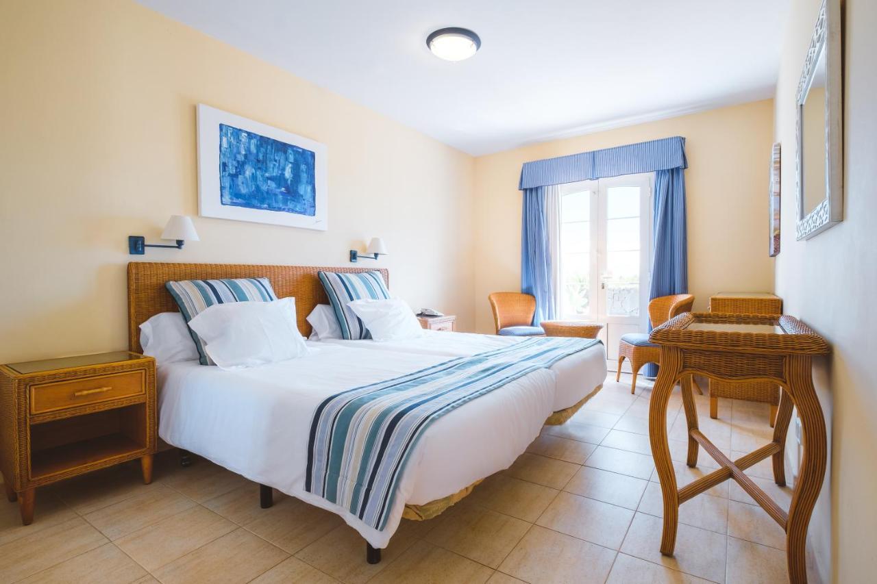 Two-Bedroom Apartment Sea View