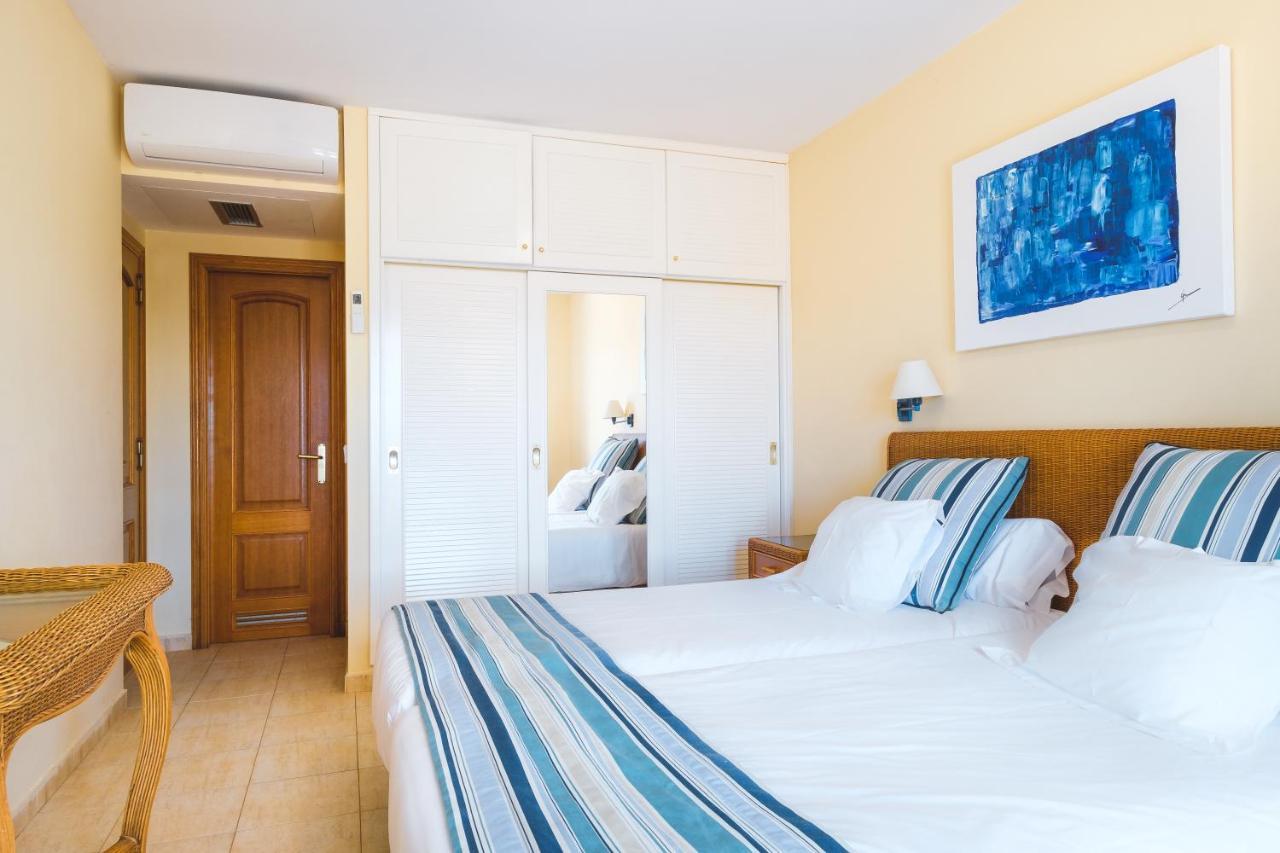 Two-Bedroom Apartment Sea View